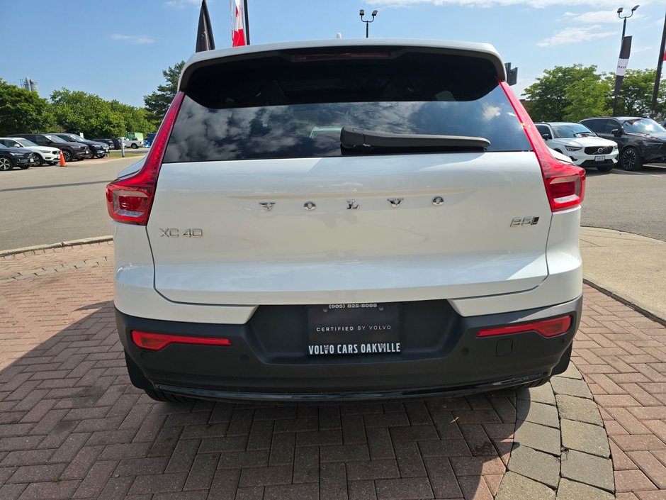 2024 Volvo XC40 ULTIMATE DARK THEME-13