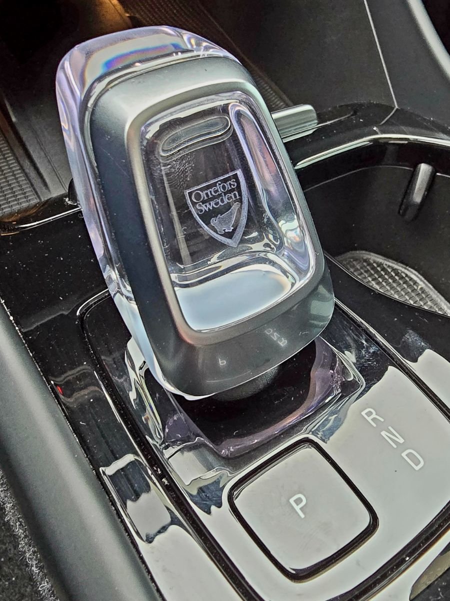 2024 Volvo XC40 PLUS DARK THEME-30