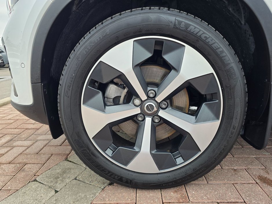 2024 Volvo XC40 PLUS DARK THEME-7