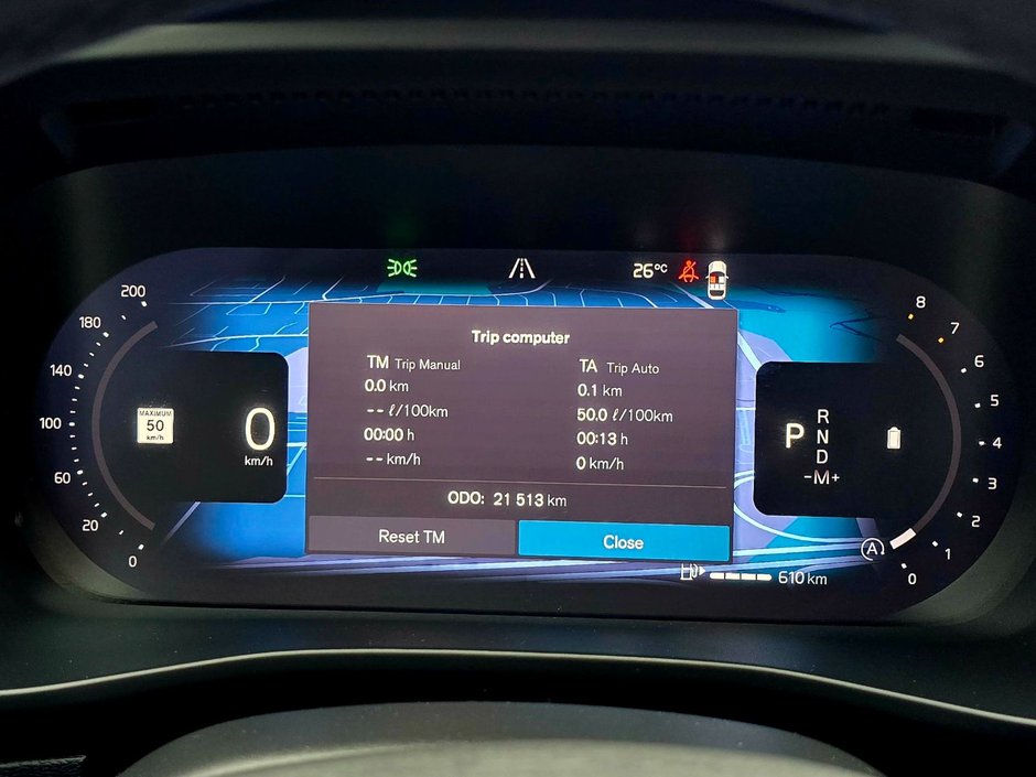 2024 Volvo XC40 PLUS DARK THEME-1