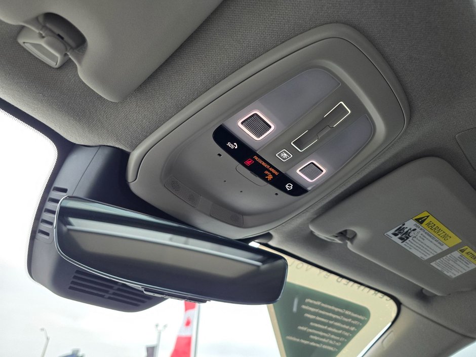 2024 Volvo XC40 PLUS DARK THEME-25