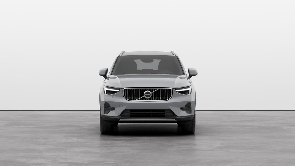 2025 Volvo XC40 Core Bright-2