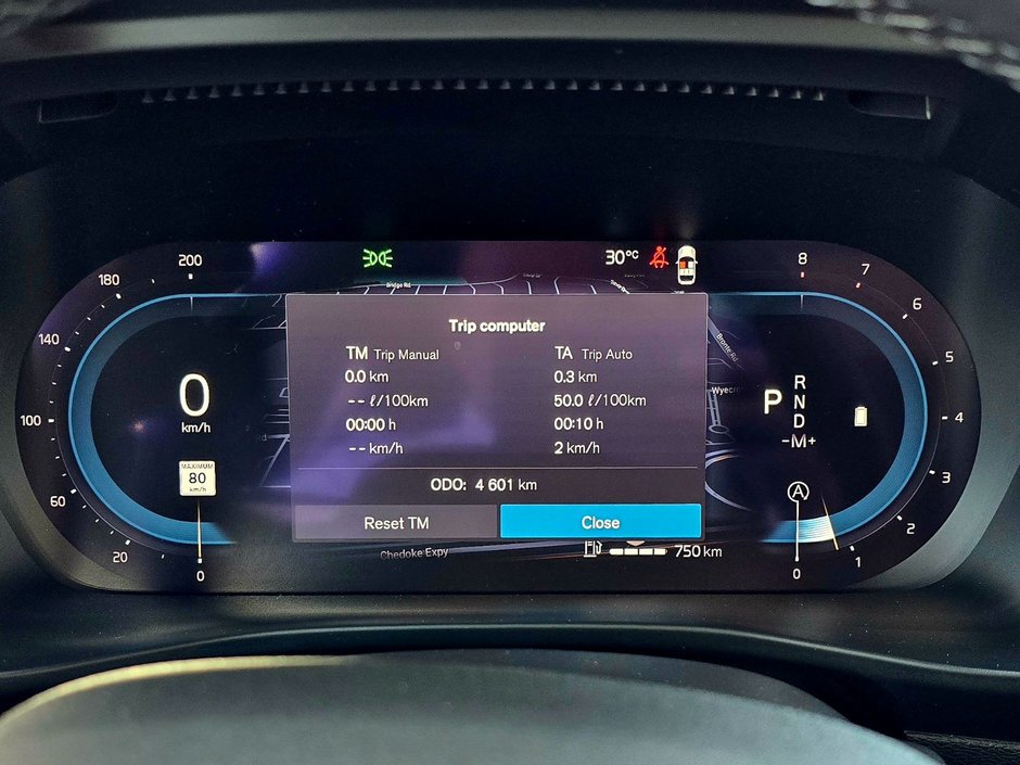 2025 Volvo XC40 PLUS DARK THEME-1