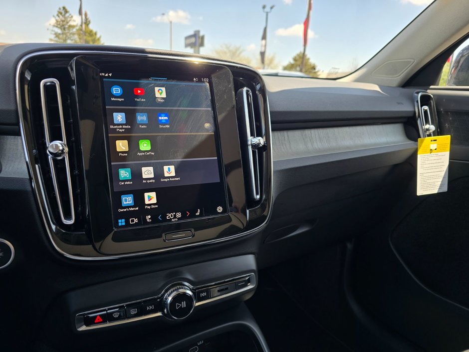 2025 Volvo XC40 PLUS DARK THEME-28