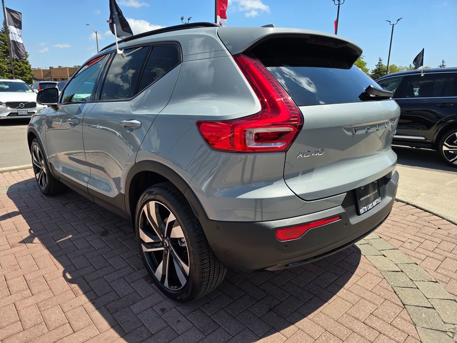 2025 Volvo XC40 PLUS DARK THEME-11