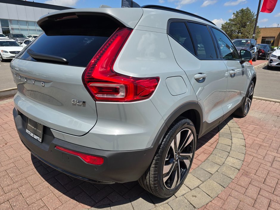 2025 Volvo XC40 PLUS DARK THEME-14