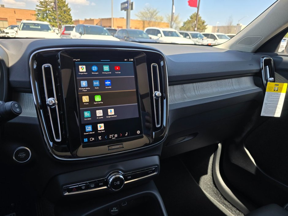 2025 Volvo XC40 PLUS DARK THEME-26