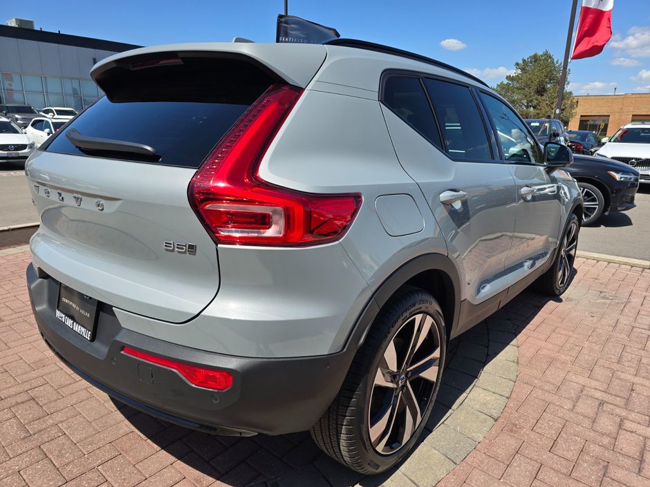2025 Volvo XC40 PLUS DARK THEME-14