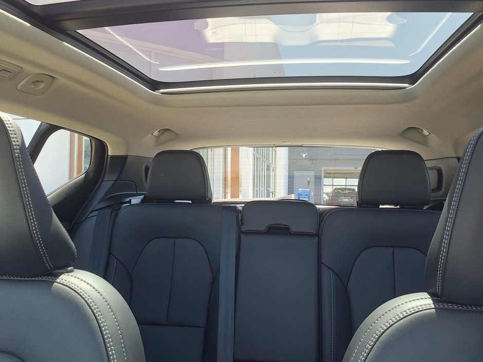 2025 Volvo XC40 PLUS DARK THEME-8