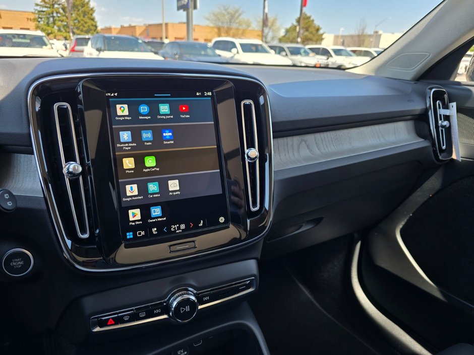 2025 Volvo XC40 PLUS DARK THEME-26