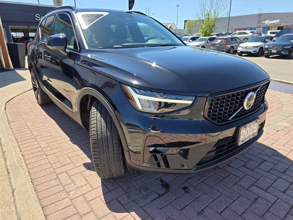 2025 Volvo XC40 PLUS DARK THEME-5