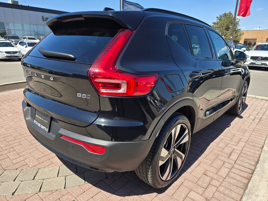 2025 Volvo XC40 PLUS DARK THEME-14
