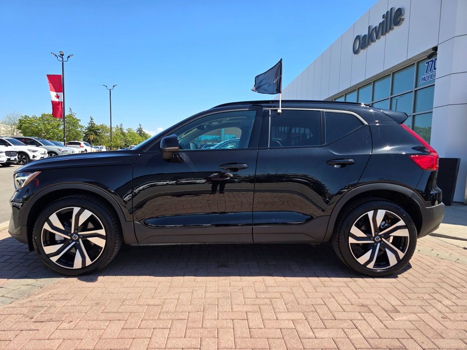2025 Volvo XC40 PLUS DARK THEME-9