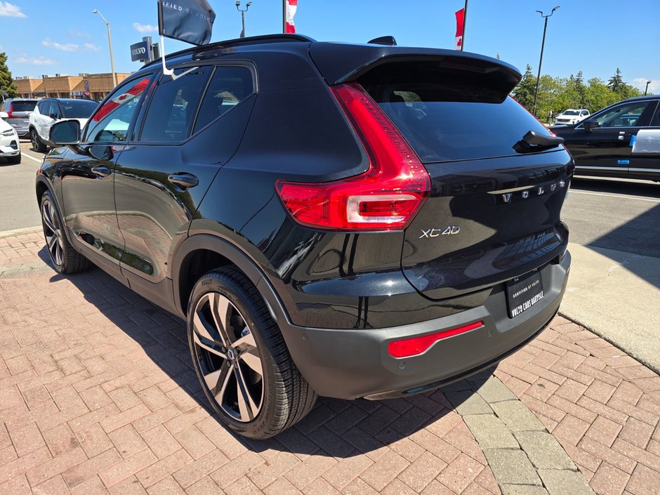 2025 Volvo XC40 PLUS DARK THEME-11