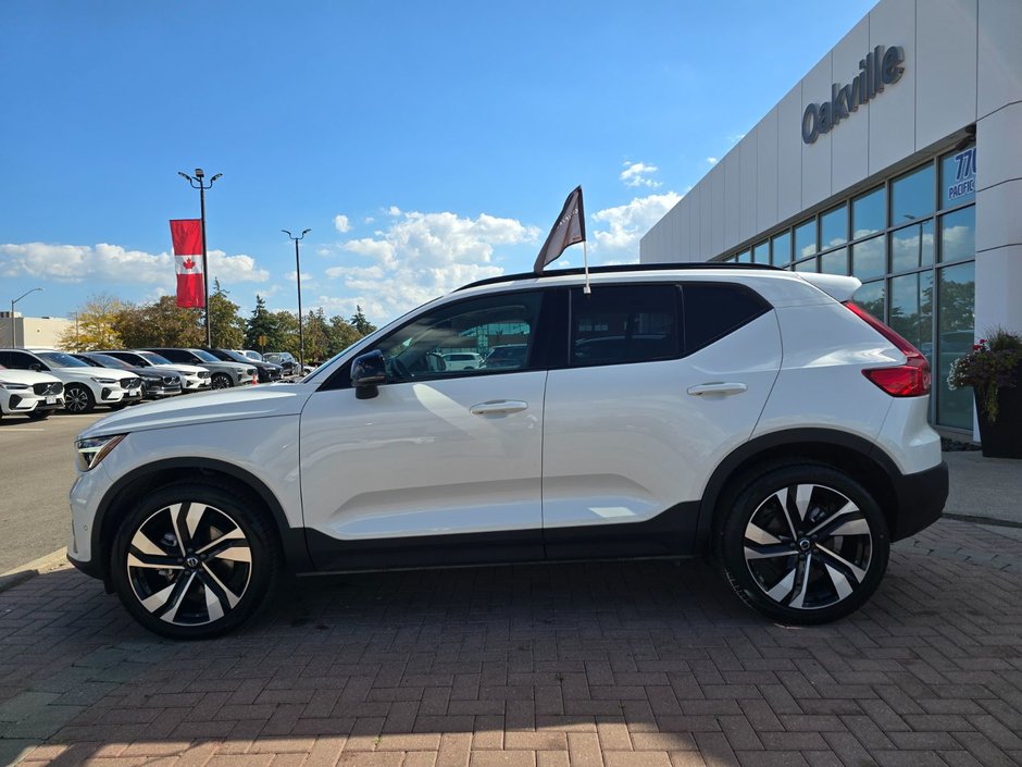 2025 Volvo XC40 PLUS DARK THEME-9