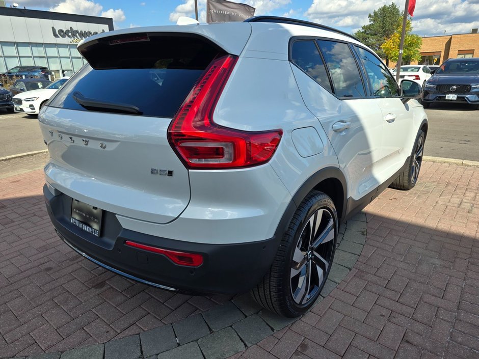 2025 Volvo XC40 PLUS DARK THEME-14