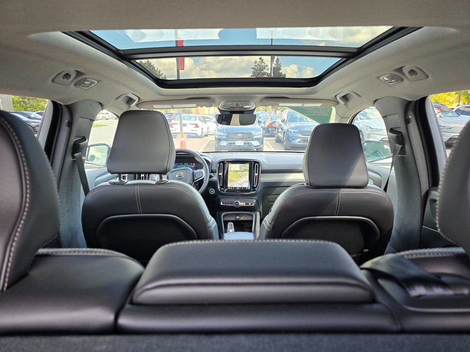 2025 Volvo XC40 PLUS DARK THEME-6