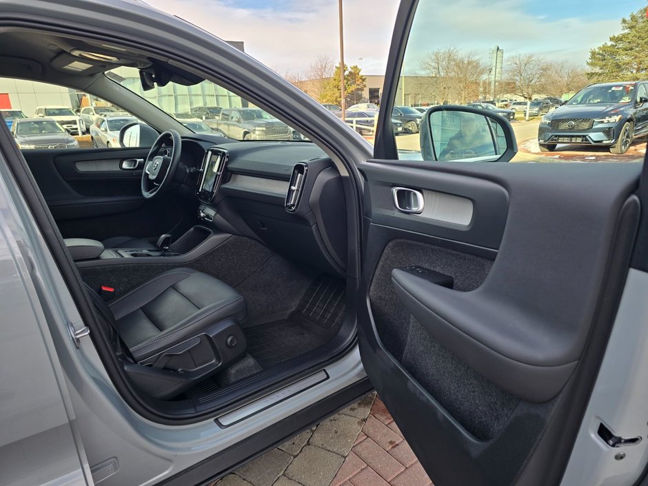 2025 Volvo XC40 CORE BRIGHT THEME-21