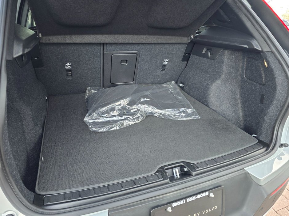 2025 Volvo XC40 CORE BRIGHT THEME-16