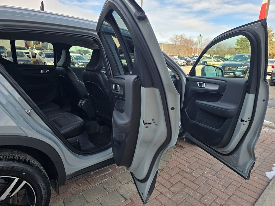2025 Volvo XC40 CORE BRIGHT THEME-10