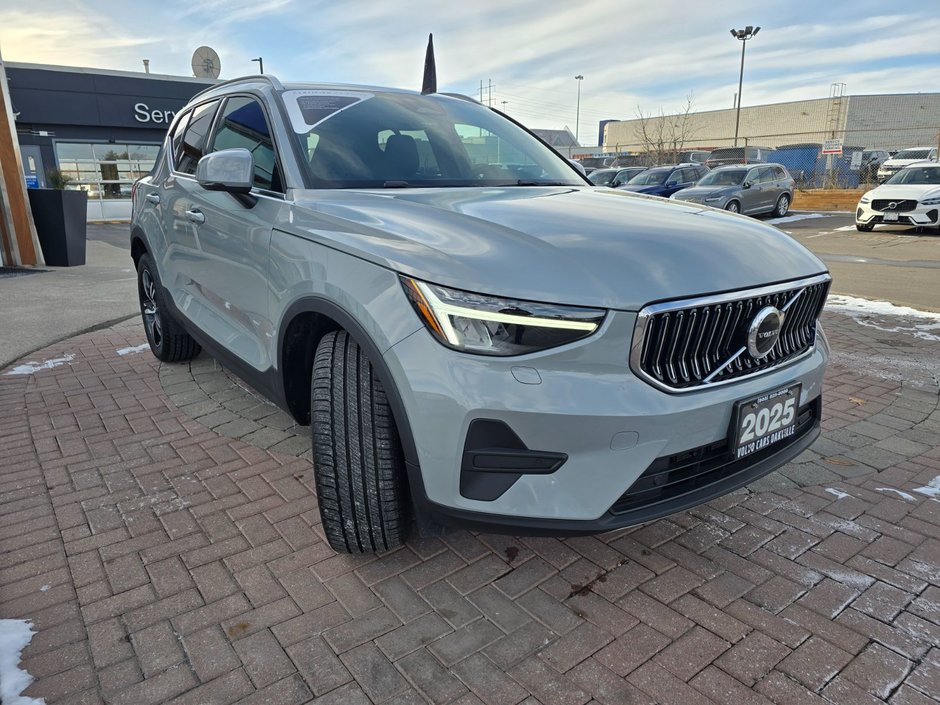 2025 Volvo XC40 CORE BRIGHT THEME-5