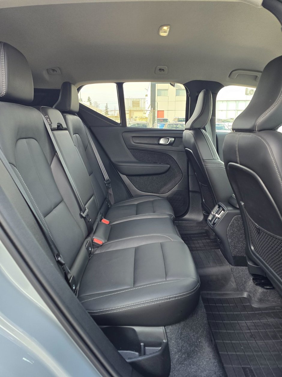 2025 Volvo XC40 CORE BRIGHT THEME-19