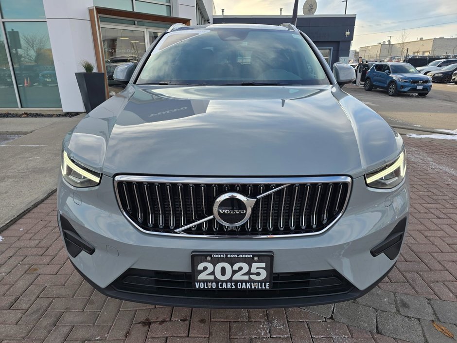 2025 Volvo XC40 CORE BRIGHT THEME-3