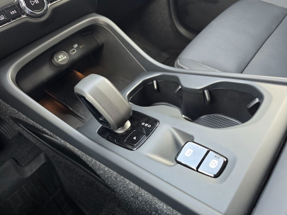 2025 Volvo XC40 CORE BRIGHT THEME-28