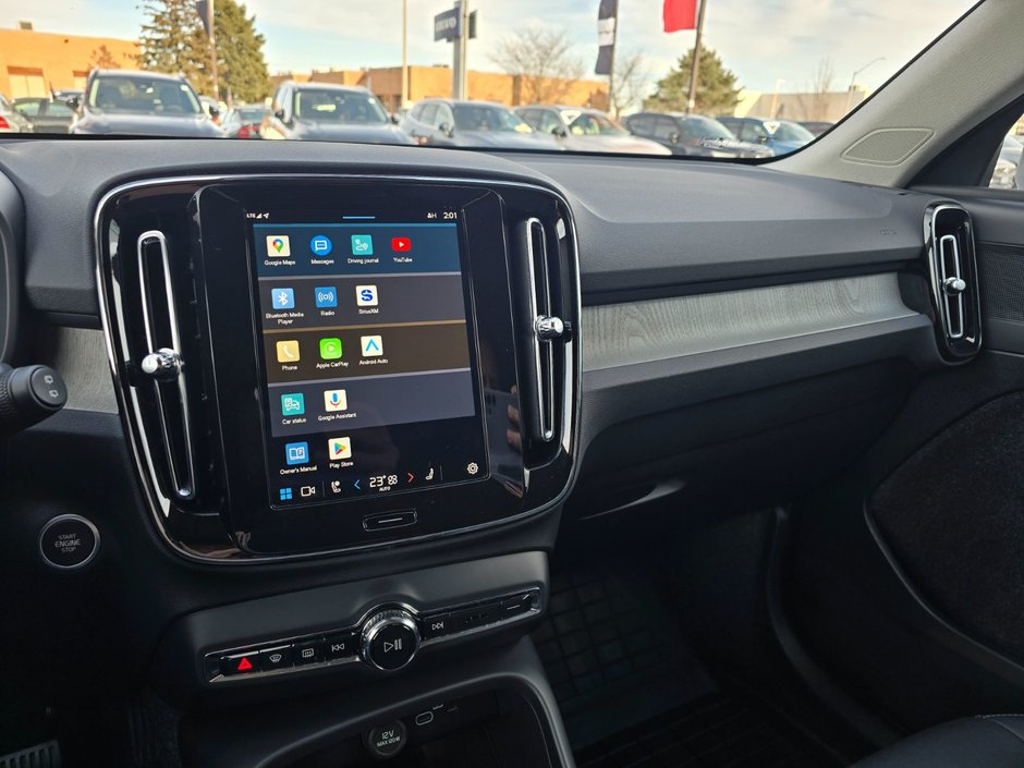 2025 Volvo XC40 CORE BRIGHT THEME-27