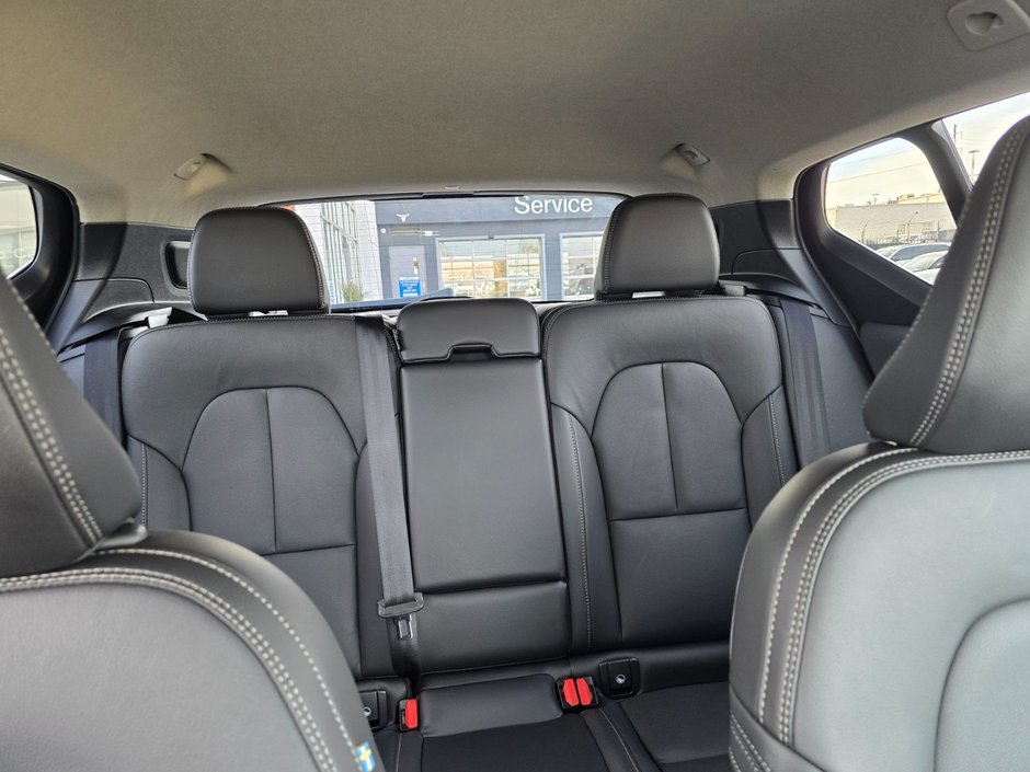 2025 Volvo XC40 CORE BRIGHT THEME-8