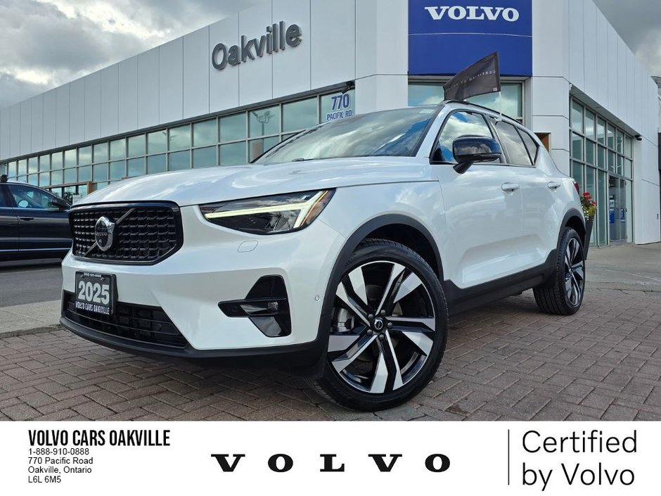 2025 Volvo XC40 PLUS DARK THEME-0