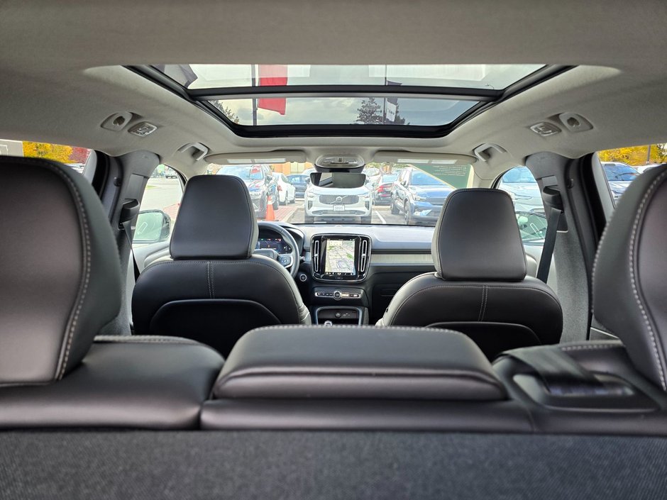 2025 Volvo XC40 PLUS DARK THEME-6