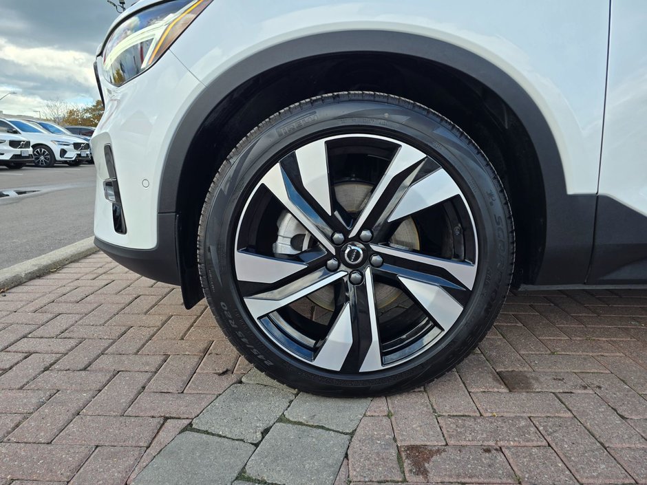 2025 Volvo XC40 PLUS DARK THEME-7