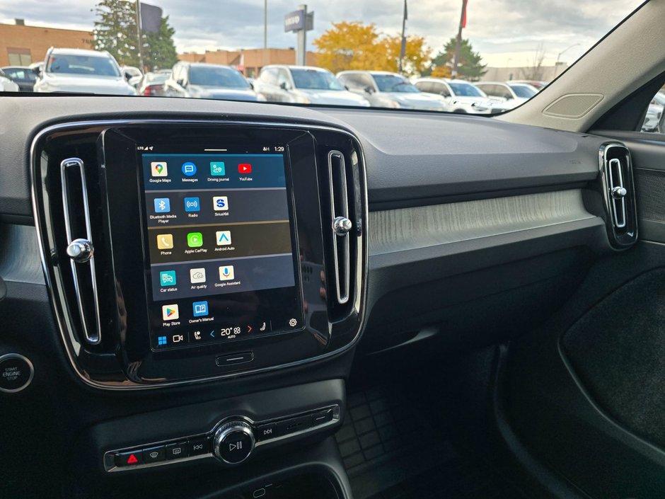 2025 Volvo XC40 PLUS DARK THEME-28