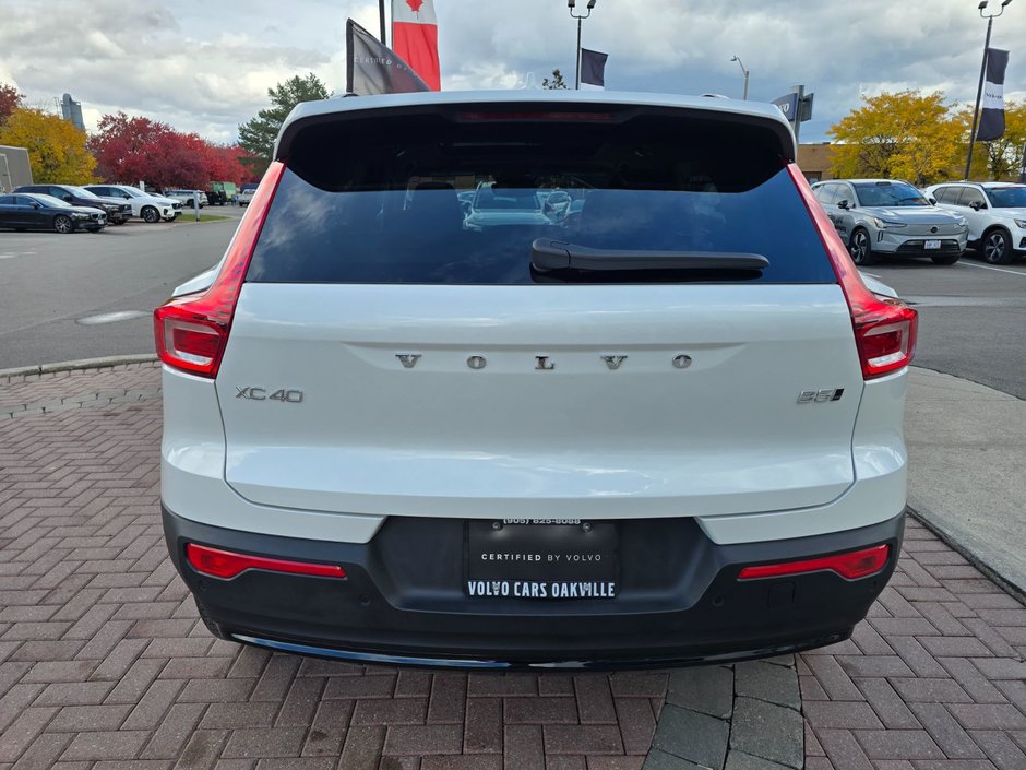 2025 Volvo XC40 PLUS DARK THEME-13