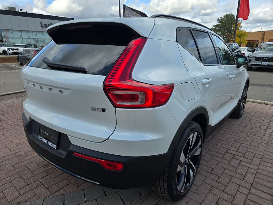 2025 Volvo XC40 PLUS DARK THEME-14