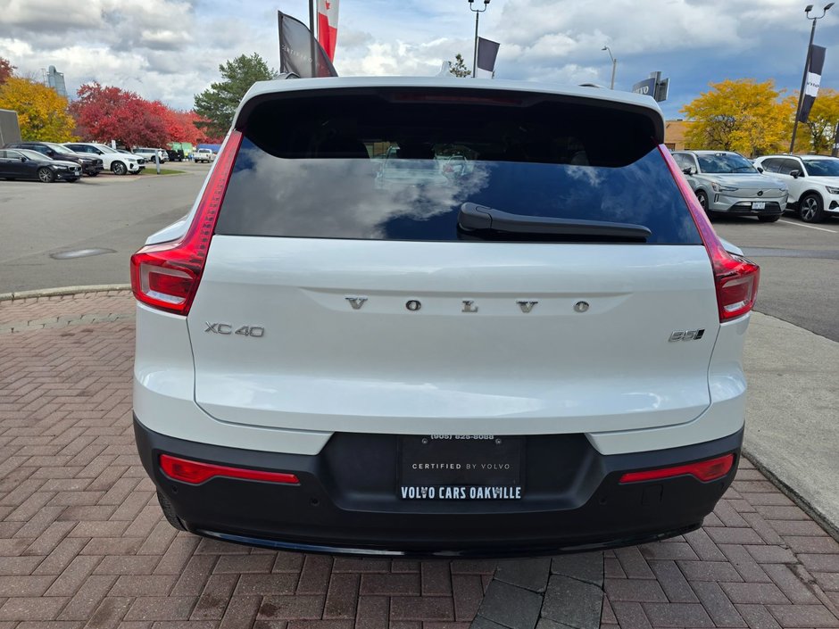 2025 Volvo XC40 PLUS DARK THEME-13