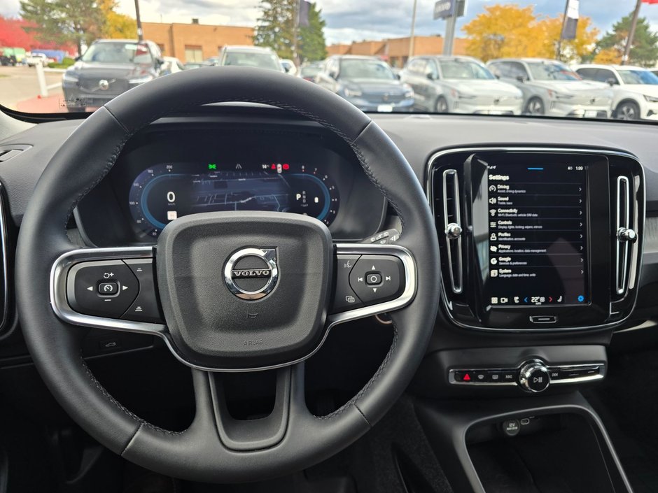 2025 Volvo XC40 PLUS DARK THEME-27