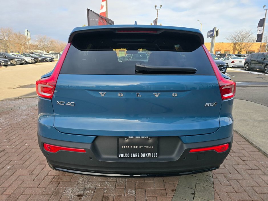 2025 Volvo XC40 PLUS DARK THEME-13