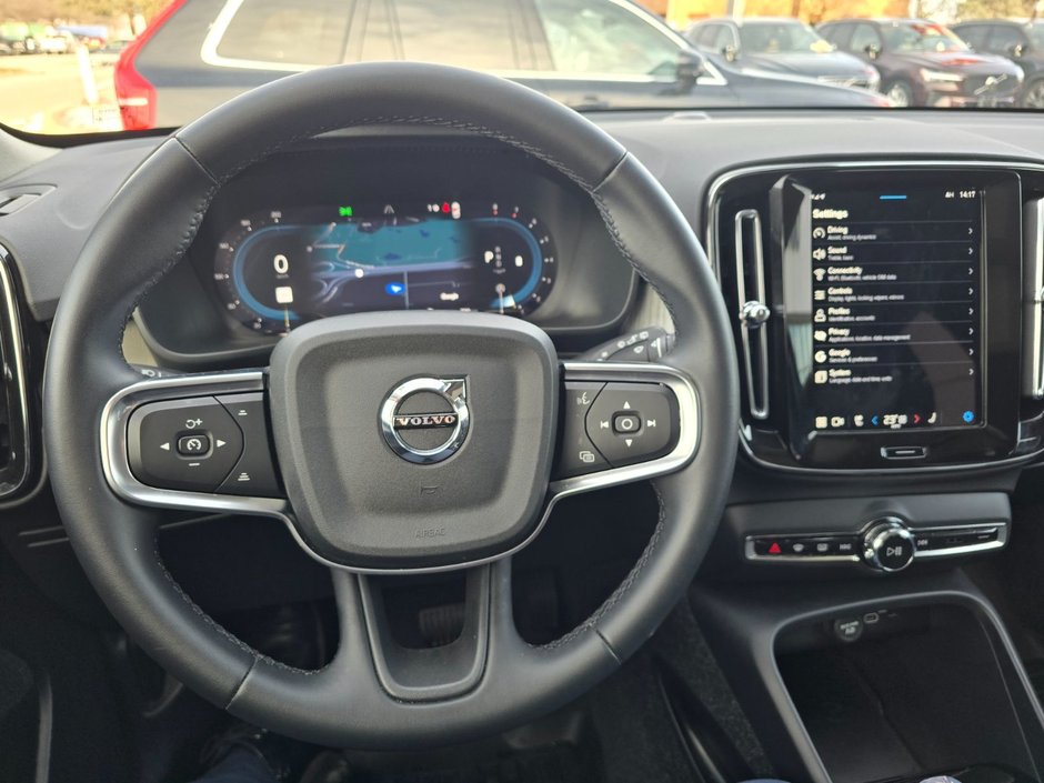 2025 Volvo XC40 PLUS DARK THEME-27