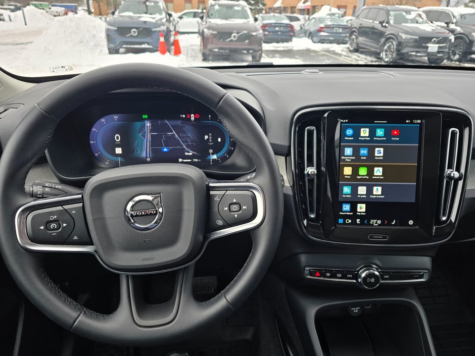 2025 Volvo XC40 PLUS DARK THEME-27