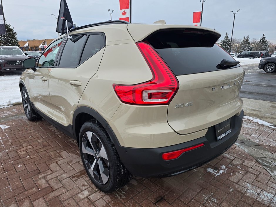 2025 Volvo XC40 PLUS DARK THEME-11