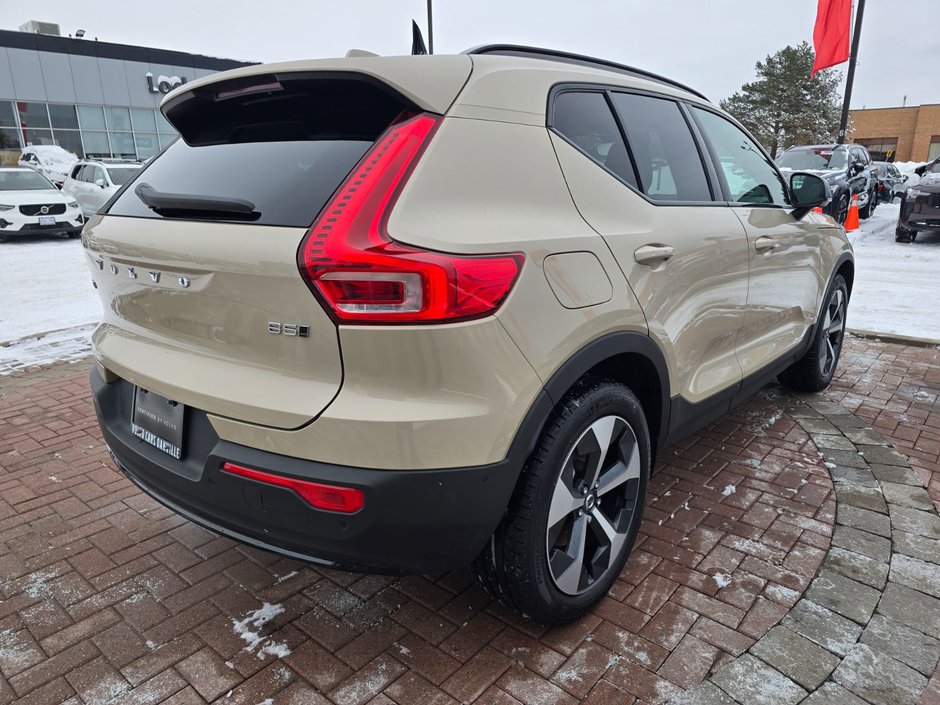 2025 Volvo XC40 PLUS DARK THEME-14