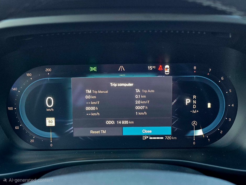 2025 Volvo XC40 PLUS DARK THEME-1