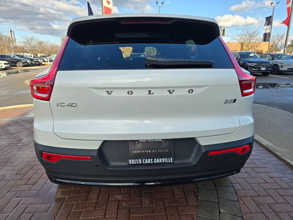 2025 Volvo XC40 PLUS DARK THEME-13