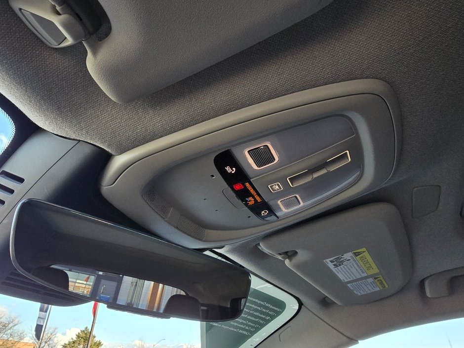 2025 Volvo XC40 PLUS DARK THEME-25