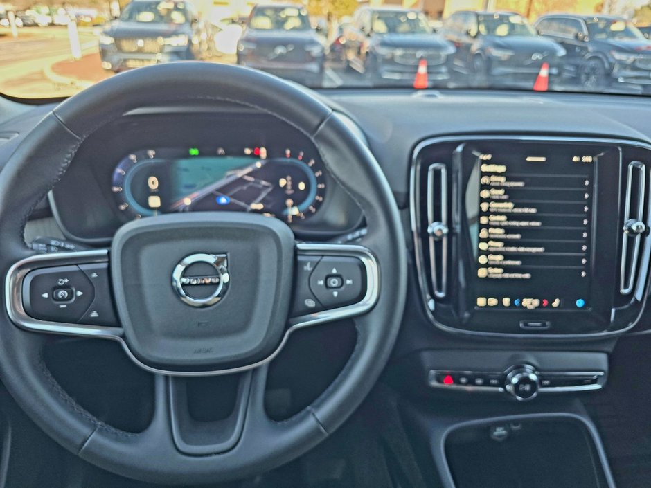 2025 Volvo XC40 PLUS DARK THEME-27