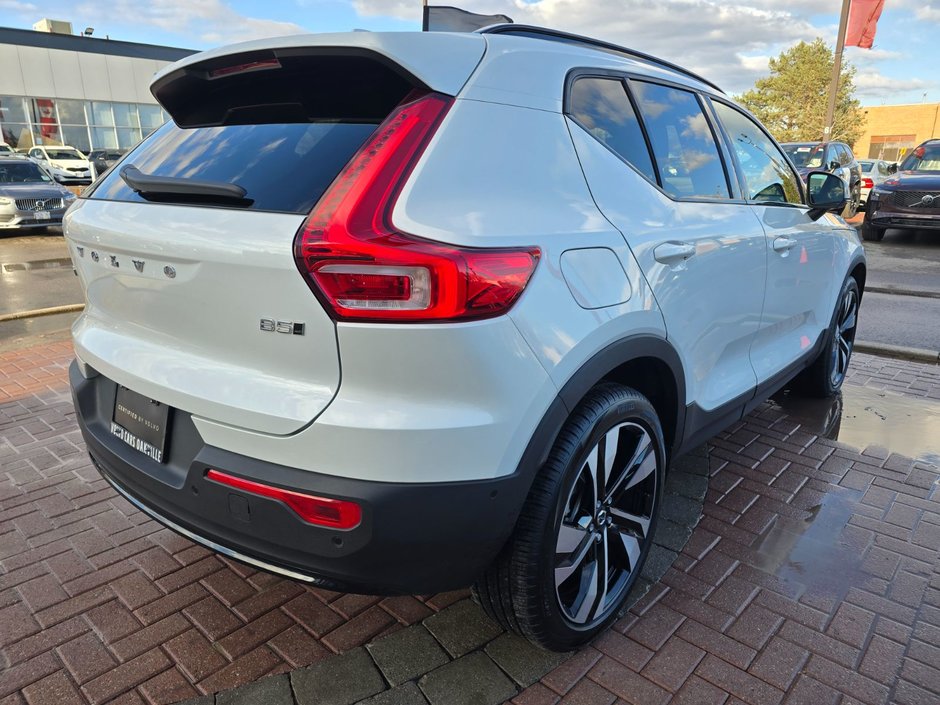 2025 Volvo XC40 PLUS DARK THEME-14