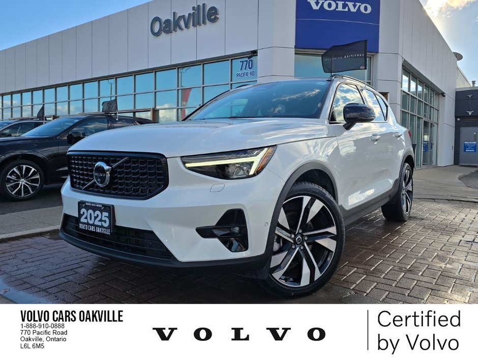 2025 Volvo XC40 PLUS DARK THEME-0