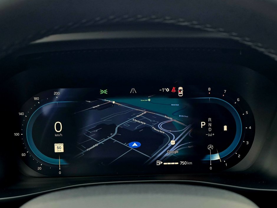 2025 Volvo XC40 PLUS DARK THEME-25